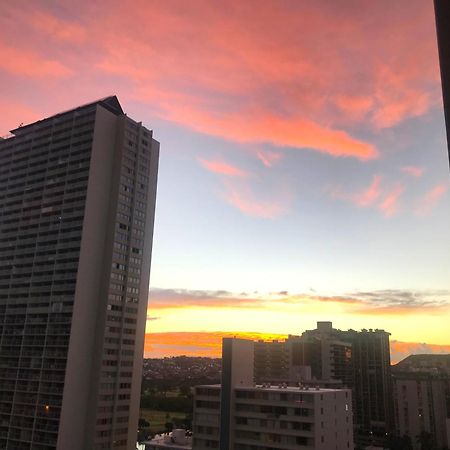 Royal Kuhio 1705 - Spacious Corner Unit With Stunning Mountain Views In The Heart Of Waikiki! Villa Honolulu Exterior photo