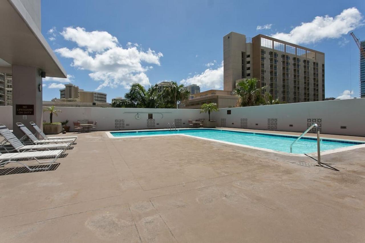 Royal Kuhio 1705 - Spacious Corner Unit With Stunning Mountain Views In The Heart Of Waikiki! Villa Honolulu Exterior photo